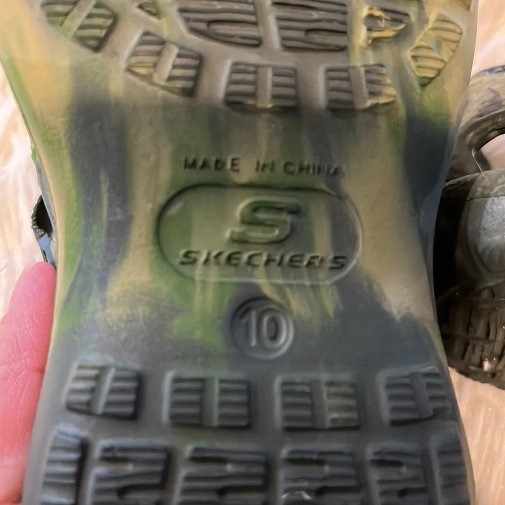 Boy Skechers Waterproof Shoes Green Camo Sz 10